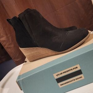 Womens Toms Boots Size 7